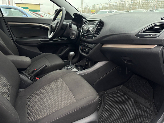 Lada (ВАЗ) Vesta Luxe Multimedia (2017-2019), 2019 года, пробег 92437 км