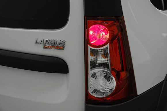 Lada (ВАЗ) Largus Luxe (5 мест), 2019 года, пробег 81000 км