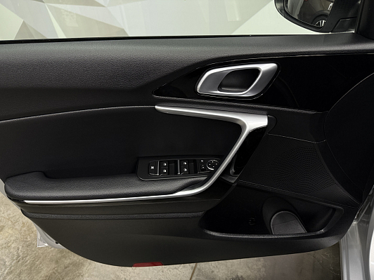 Kia Ceed Prestige, 2021 года, пробег 65706 км
