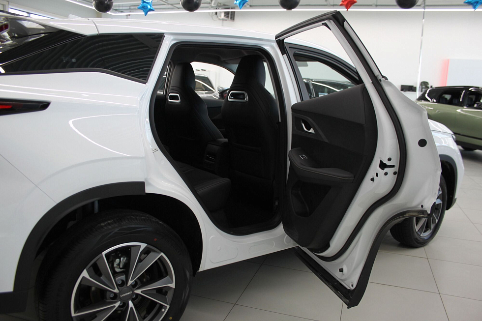 Omoda C5 , белый