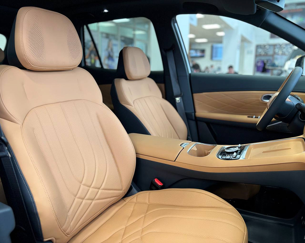 Geely EX5 EM-i Max, серебряный