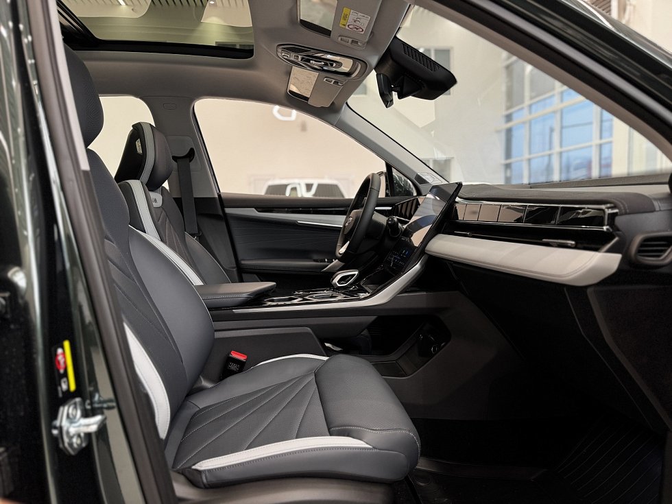 Geely Atlas Флагман, черный