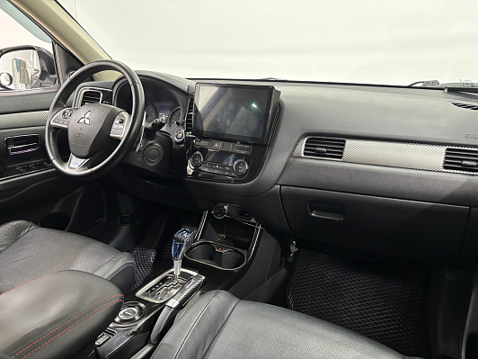 Mitsubishi Outlander Instyle, 2012 года, пробег 132867 км