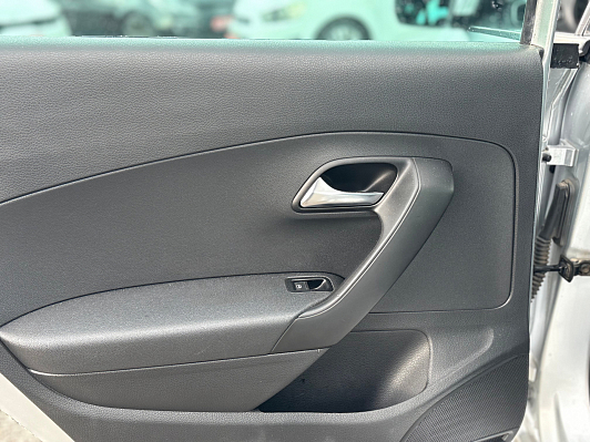 Volkswagen Polo SELECT, 2019 года, пробег 119827 км