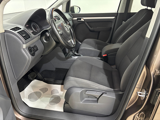 Volkswagen Touran Highline, 2014 года, пробег 187302 км
