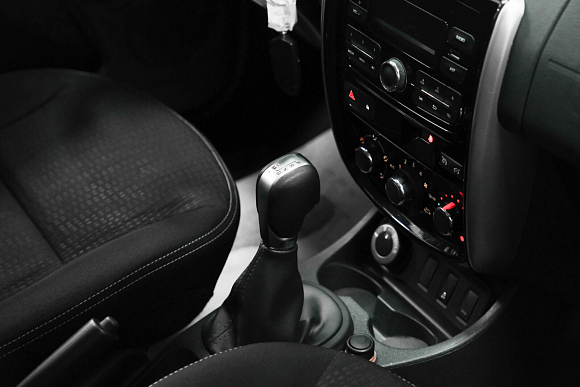 Nissan Terrano Elegance, 2019 года, пробег 20000 км