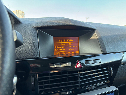 Opel Astra, 2011 года, пробег 190861 км