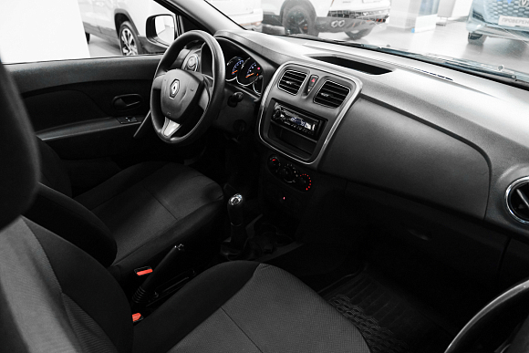 Renault Logan Confort, 2016 года, пробег 105000 км