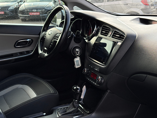 Kia Ceed Luxe, 2013 года, пробег 192700 км