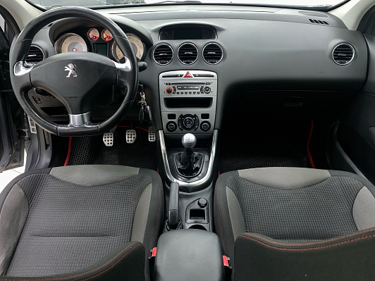 Peugeot 308, 2011 года, пробег 130000 км