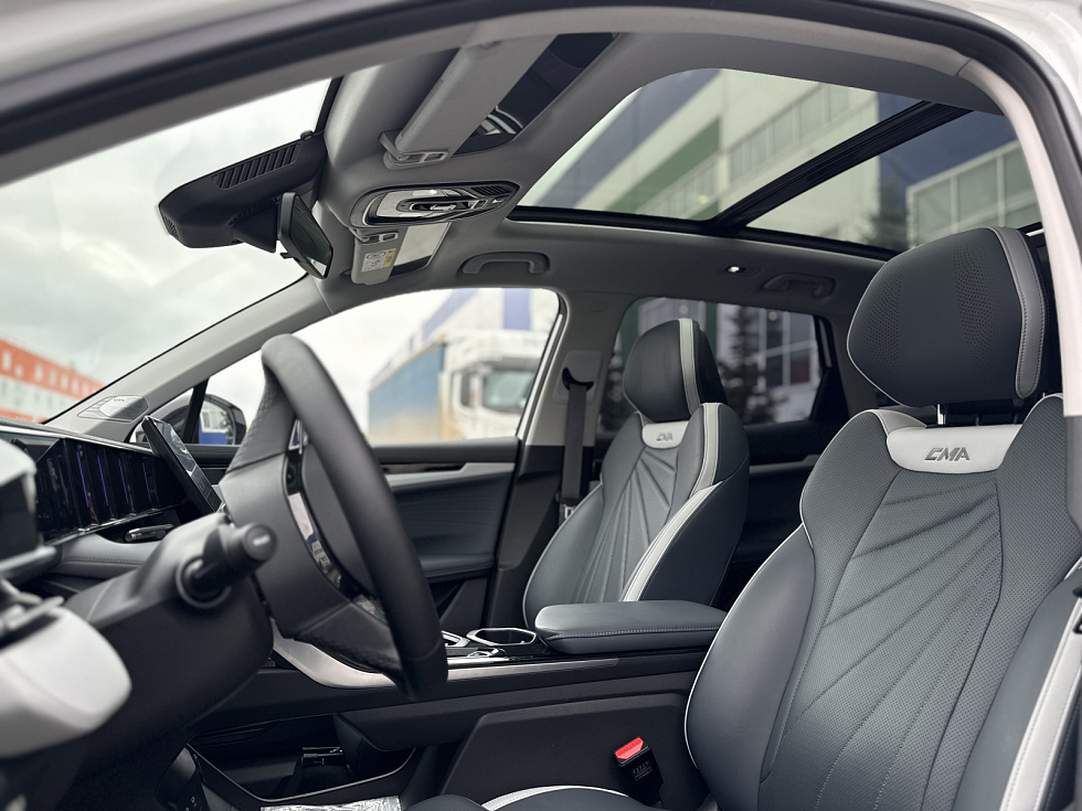 Geely Atlas Flagship, белый