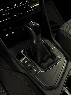 Volkswagen Tiguan Respect, 2021 года, пробег 98600 км