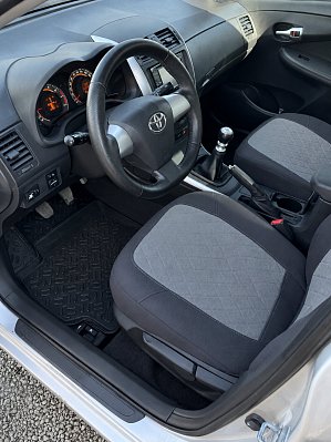Toyota Corolla, 2011 года, пробег 196682 км