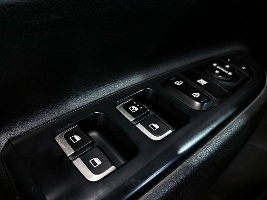 Kia Rio Лига Европы, 2018 года, пробег 117718 км