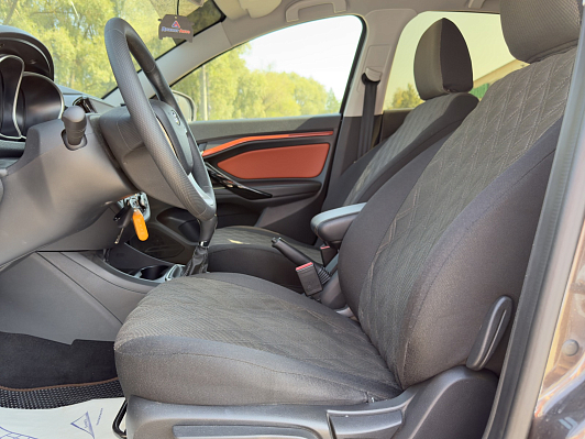 Lada (ВАЗ) Vesta Luxe Multimedia (2017-2019), 2019 года, пробег 76000 км