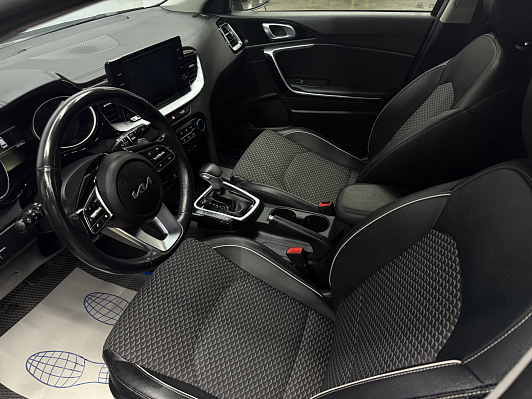 Kia Ceed Prestige, 2021 года, пробег 65706 км