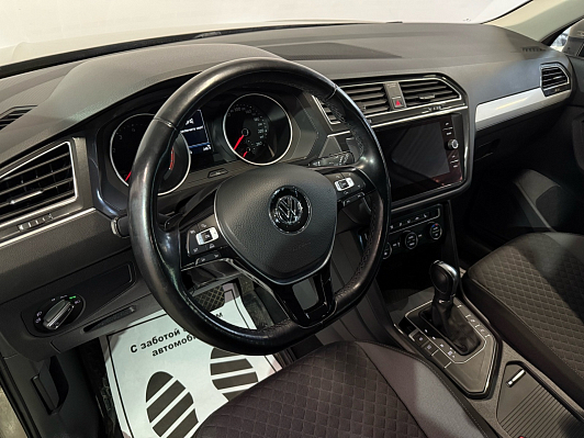 Volkswagen Tiguan Trendline, 2017 года, пробег 45000 км