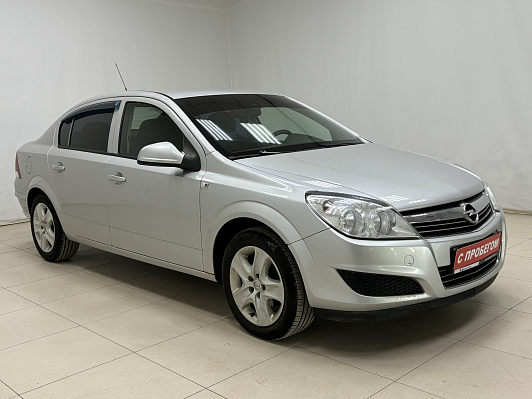 Opel Astra, 2013 года, пробег 138000 км