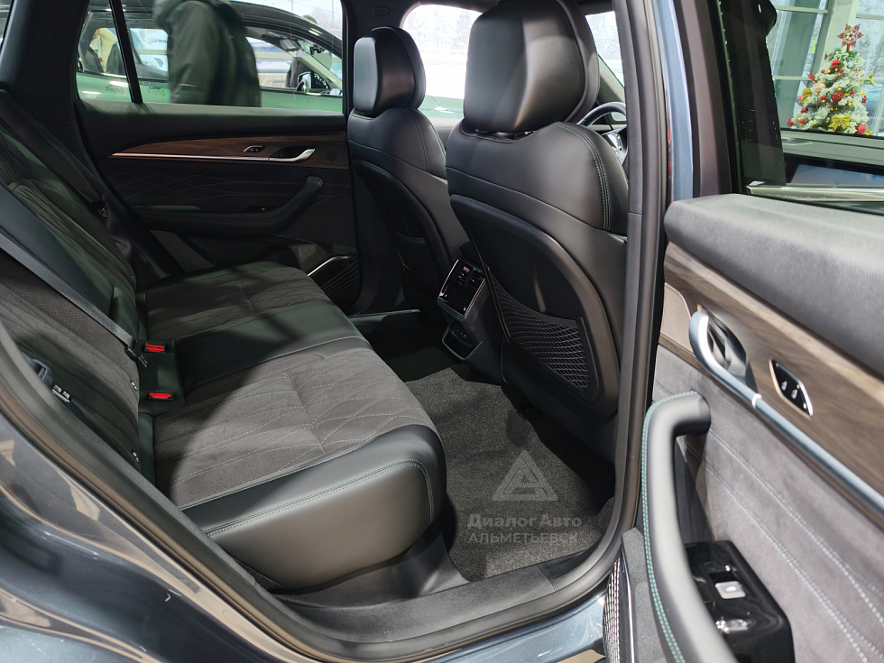 Geely Monjaro Flagship SE, серый