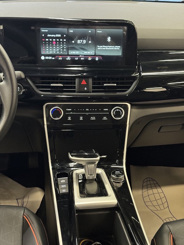 Kia Seltos Premium Edition, белый