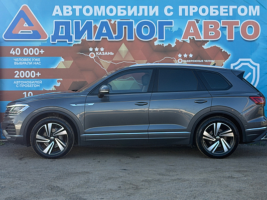 Volkswagen Touareg Status, 2019 года, пробег 256000 км