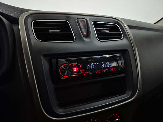 Renault Logan Privilege, 2015 года, пробег 133191 км