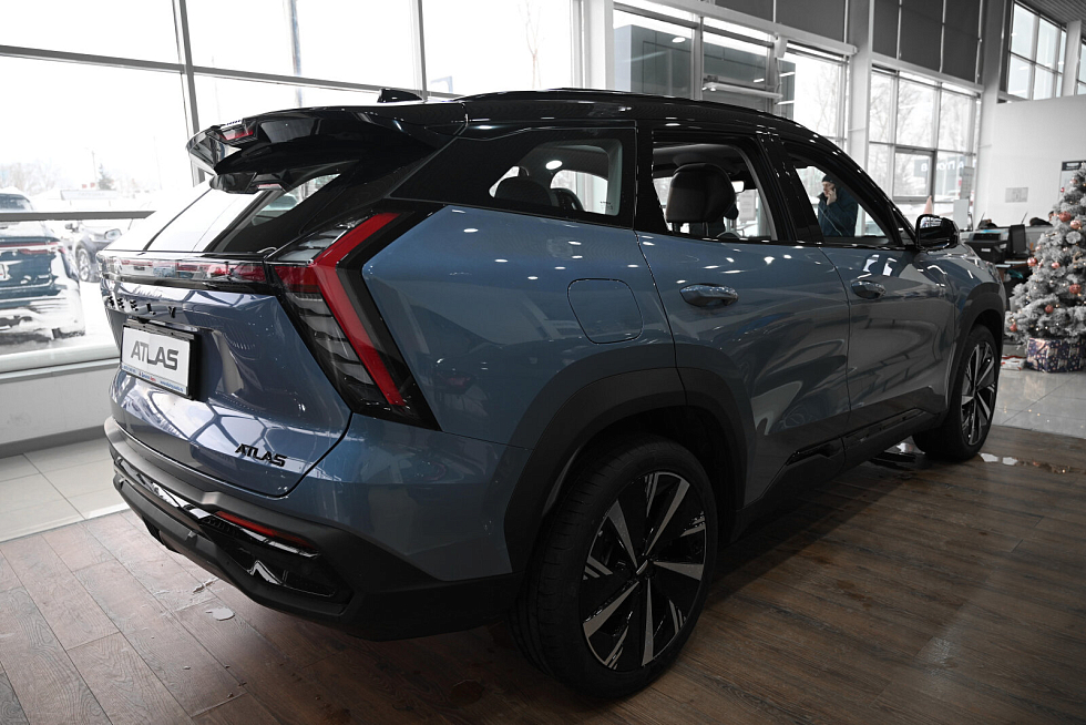 Geely Atlas Спорт, голубой
