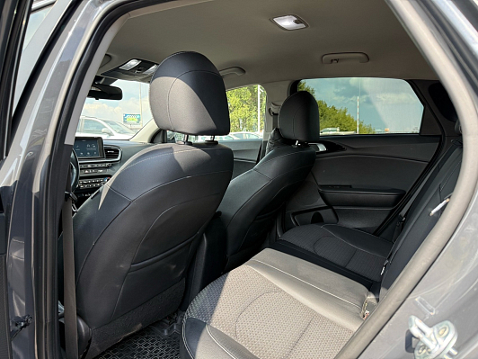 Kia Ceed Luxe, 2018 года, пробег 131153 км