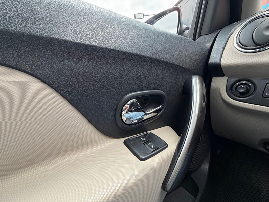 Renault Logan Luxe Privilege, 2015 года, пробег 133300 км