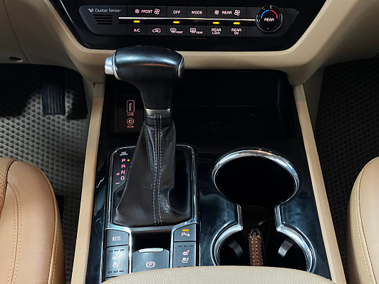 Kia Carnival, 2018 года, пробег 117953 км
