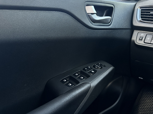 Hyundai Solaris Comfort + Light + Winter, 2021 года, пробег 136503 км