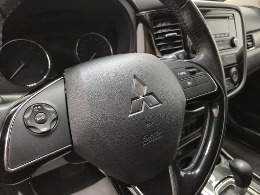 Mitsubishi Outlander Invite, 2018 года, пробег 64489 км