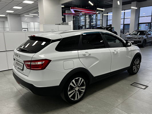 Lada (ВАЗ) Vesta Luxe, 2020 года, пробег 34500 км