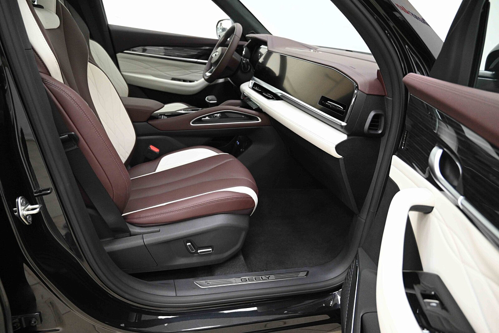 Geely Monjaro Flagship (2023-2025), черный