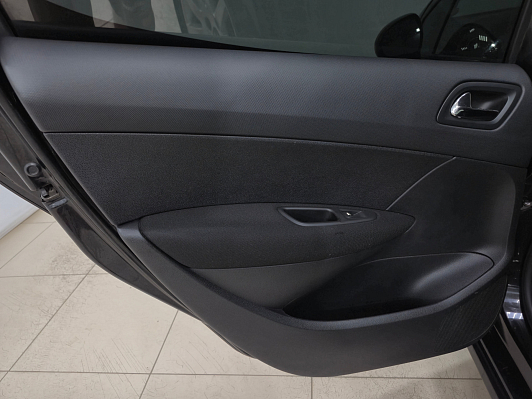 Peugeot 308 Allure, 2011 года, пробег 131225 км