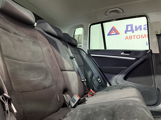 Volkswagen Tiguan Avenue, 2011 года, пробег 111000 км