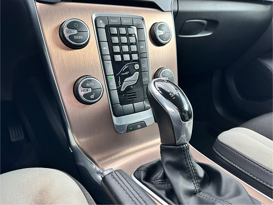 Volvo V40, 2013 года, пробег 198400 км