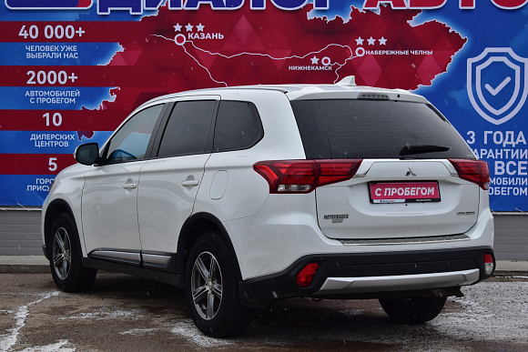 Mitsubishi Outlander Instyle (2018-2021), 2018 года, пробег 93700 км