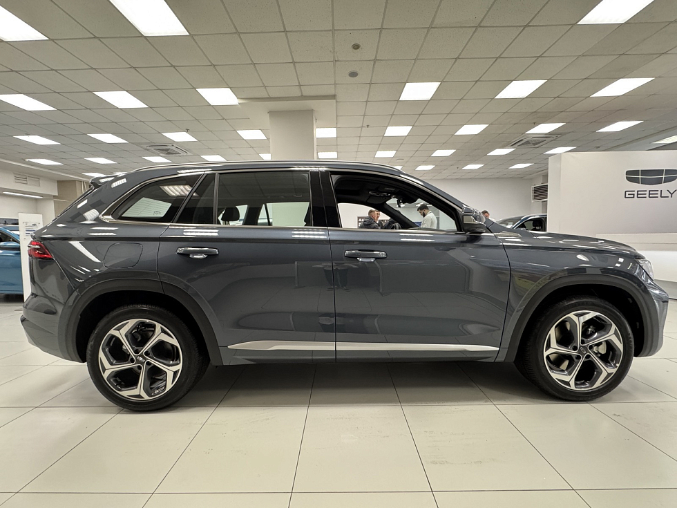 Geely Monjaro Люкс, серый