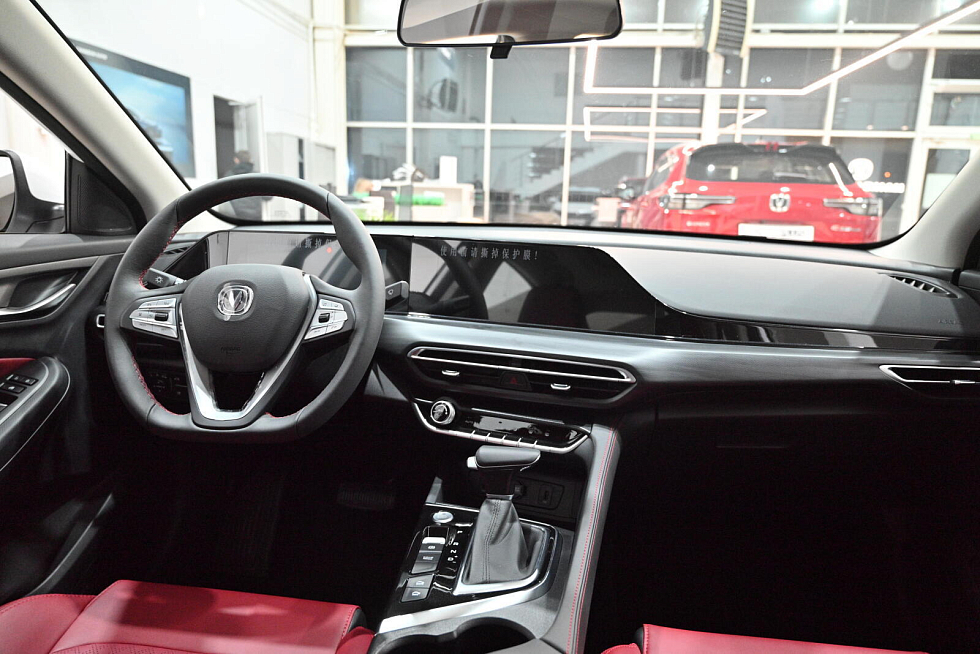 Changan Eado Plus Стандарт, белый