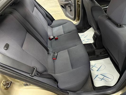 Nissan Almera, 2004 года, пробег 237670 км