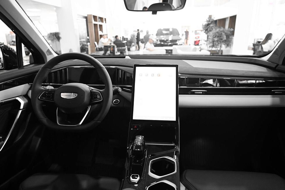 Geely Atlas Спорт, черный