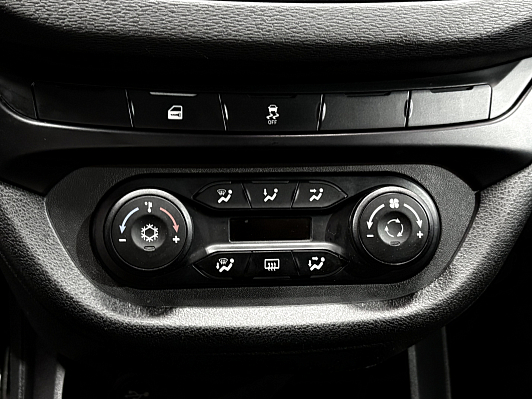 Lada (ВАЗ) Vesta Comfort Multimedia, 2017 года, пробег 172000 км