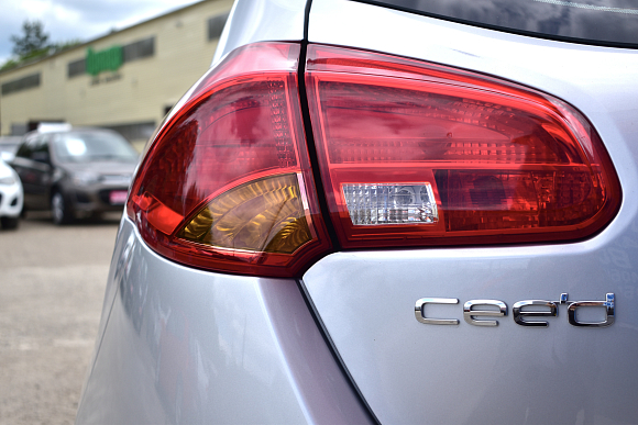 Kia Ceed Luxe, 2018 года, пробег 99130 км
