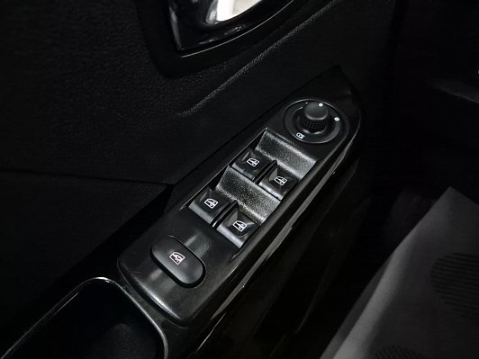Renault Kaptur Style, 2017 года, пробег 104623 км
