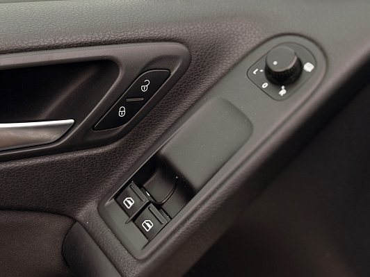 Volkswagen Golf, 2012 года, пробег 210179 км