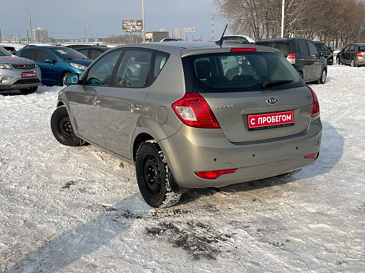 Kia Ceed, 2010 года, пробег 233000 км