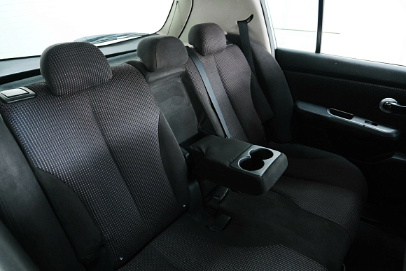 Nissan Tiida, 2010 года, пробег 219000 км