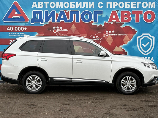 Mitsubishi Outlander Intense, 2018 года, пробег 172000 км
