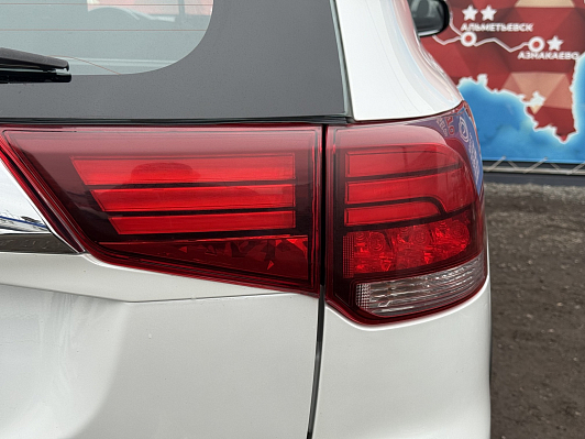 Mitsubishi Outlander Intense, 2018 года, пробег 172000 км